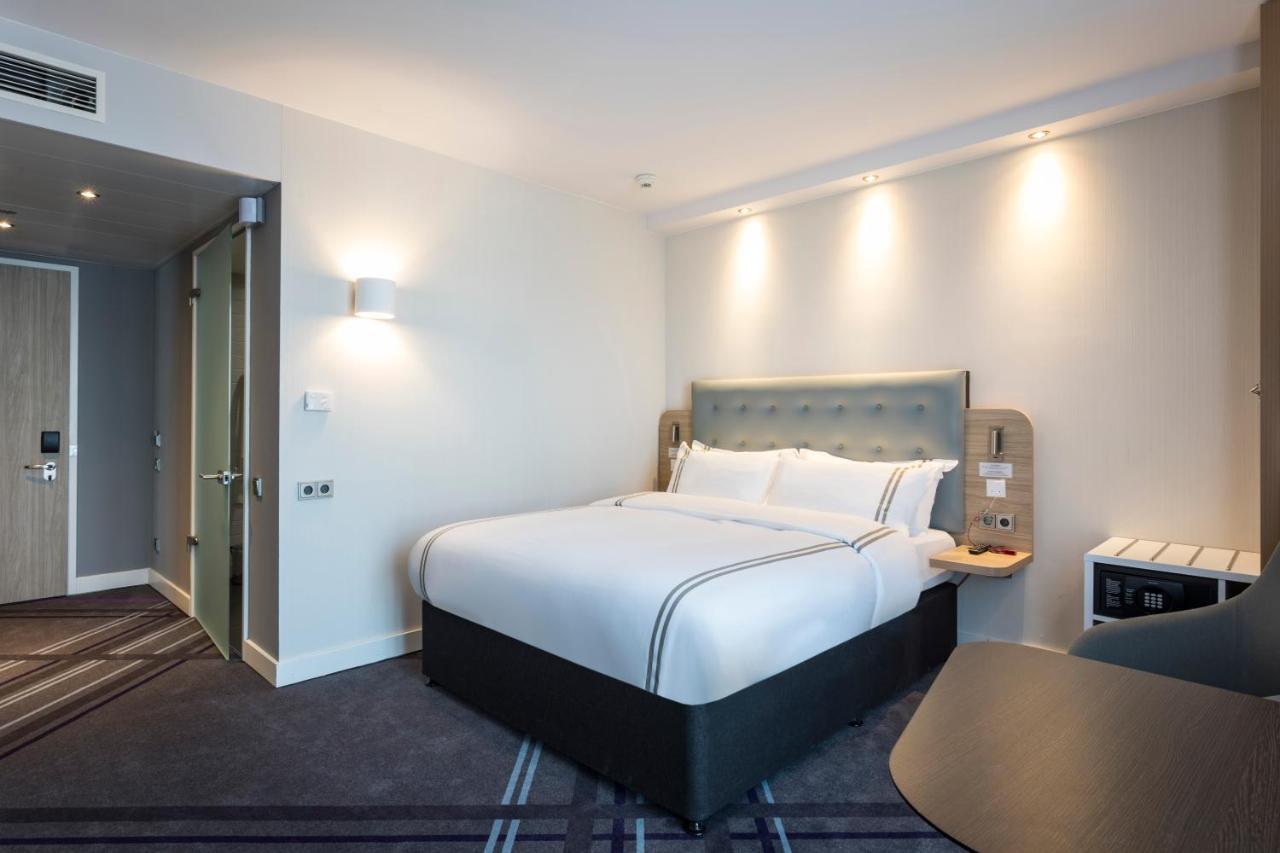 Premier Inn Freiburg City Sued Екстериор снимка